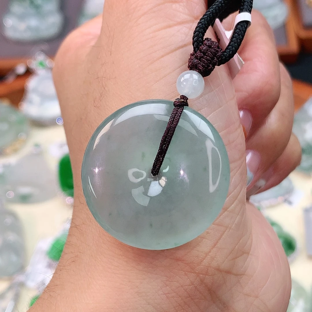 翡翠未镶嵌颈饰平安扣