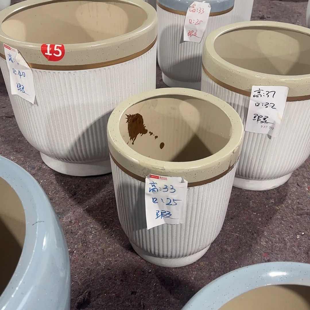 小高脚卡其口一套三个花盆