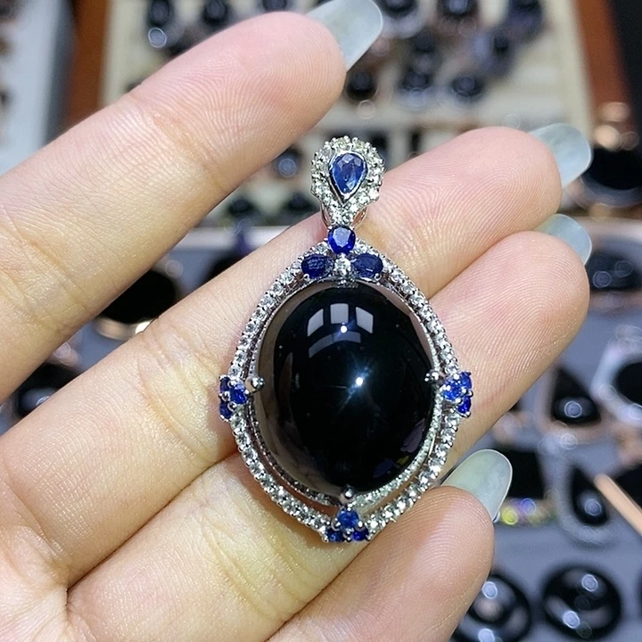 颈饰18K金镶嵌翡翠?****0蛋面