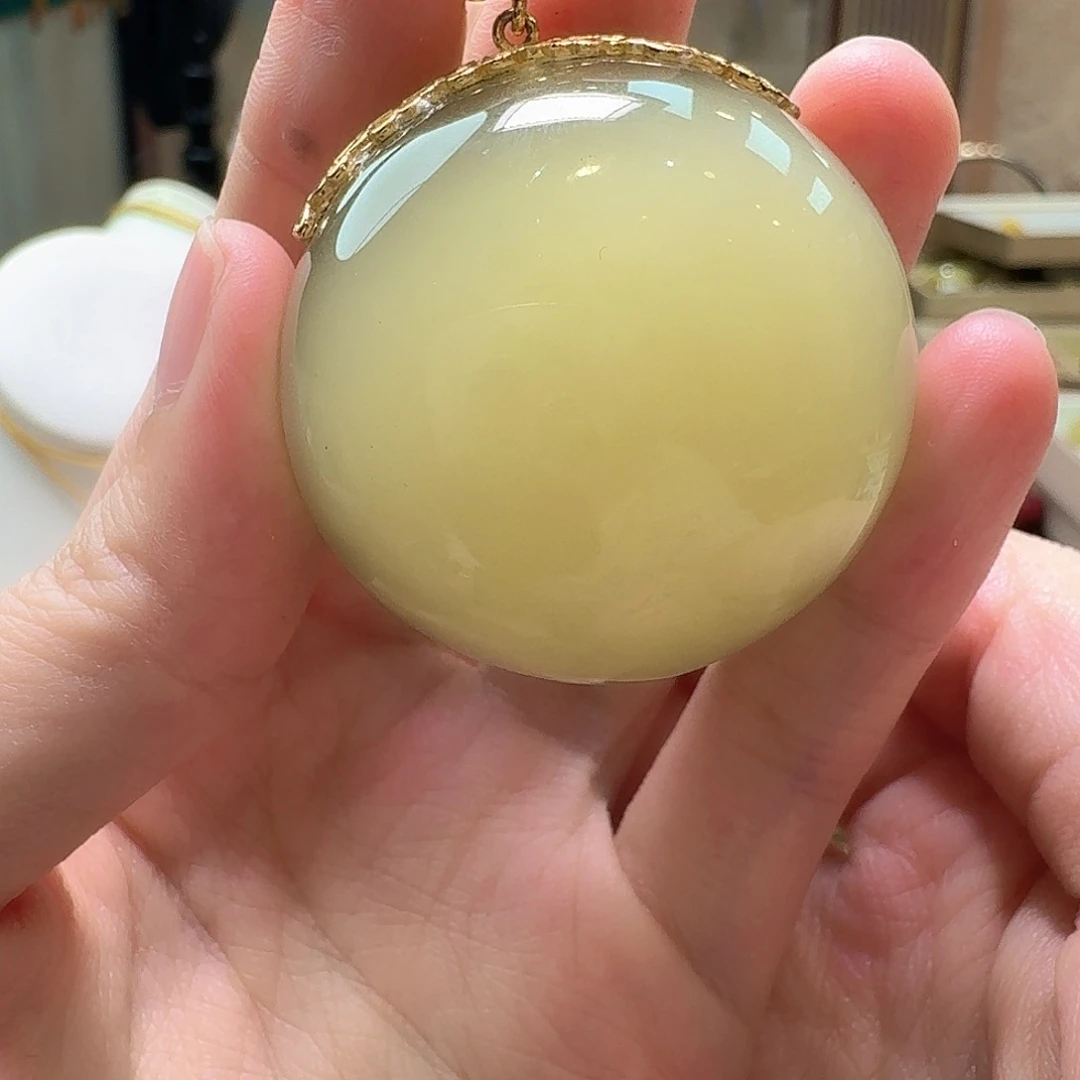 琥珀未镶嵌颈饰吊坠