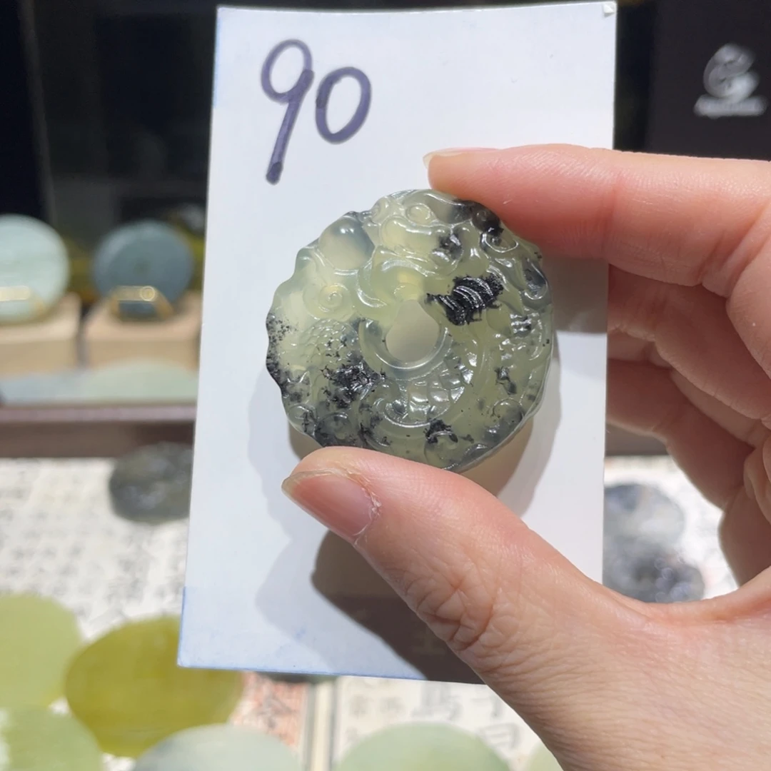 三***、岫玉未镶嵌颈饰颈饰