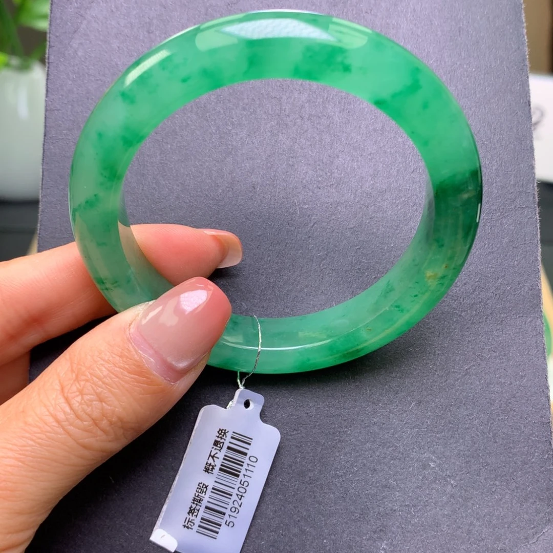 石英质玉（非洲翠）未镶嵌手镯