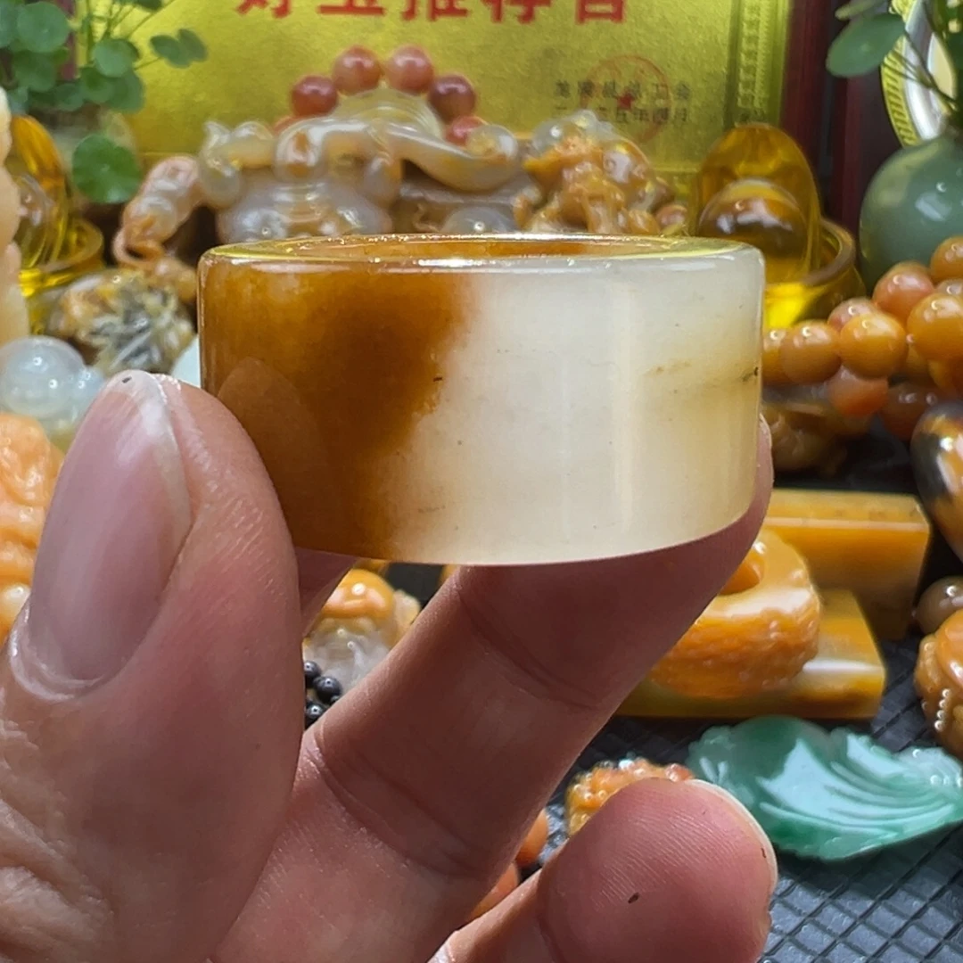 石英质玉未镶嵌颈饰