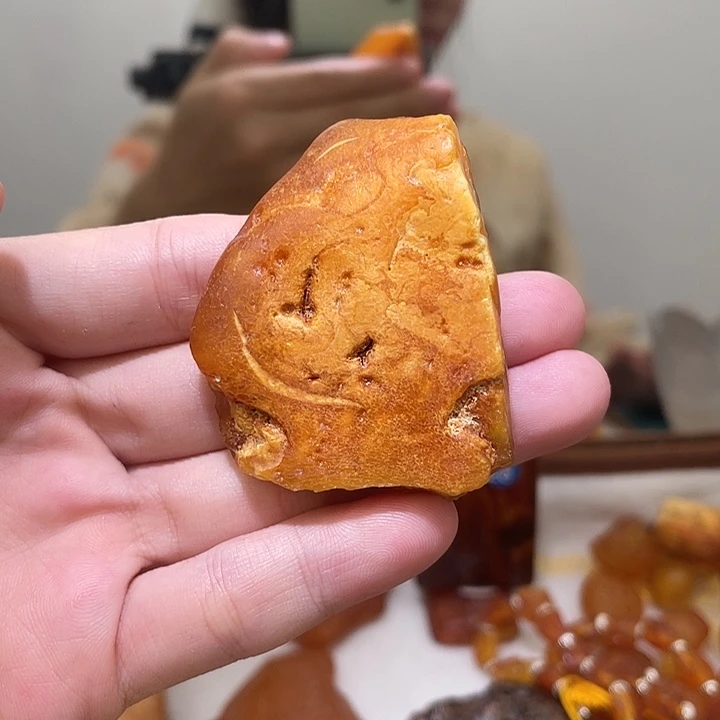 琥珀未镶嵌珠宝奇石香腊吊坠