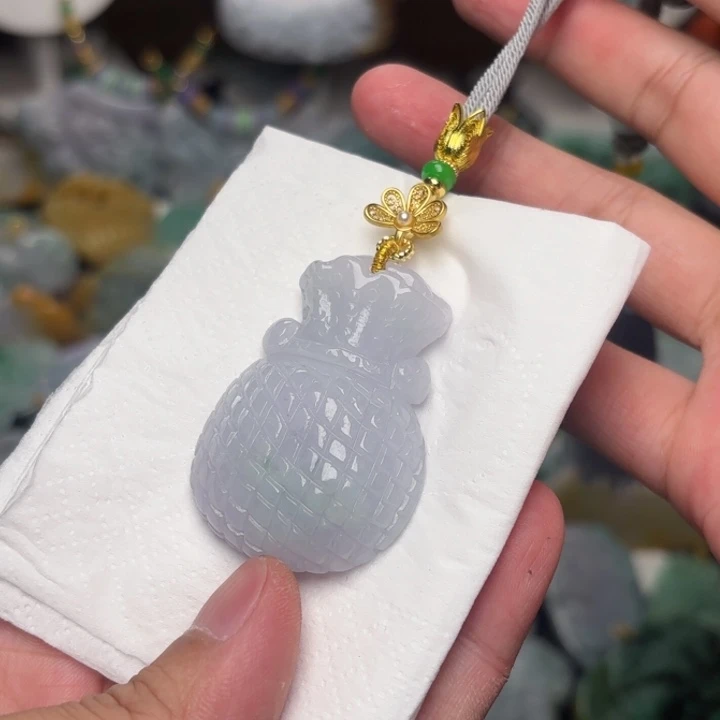 翡翠未镶嵌颈饰吊坠