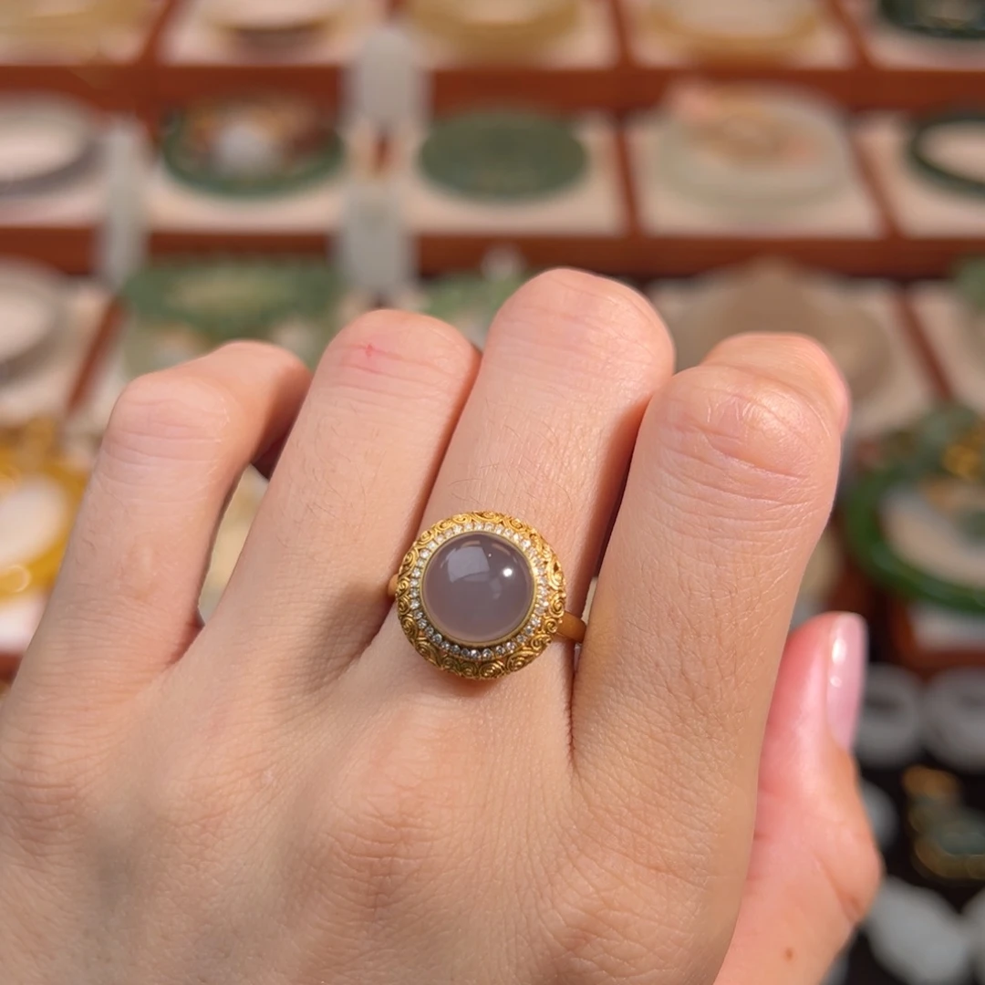 和田玉18K金镶嵌戒指