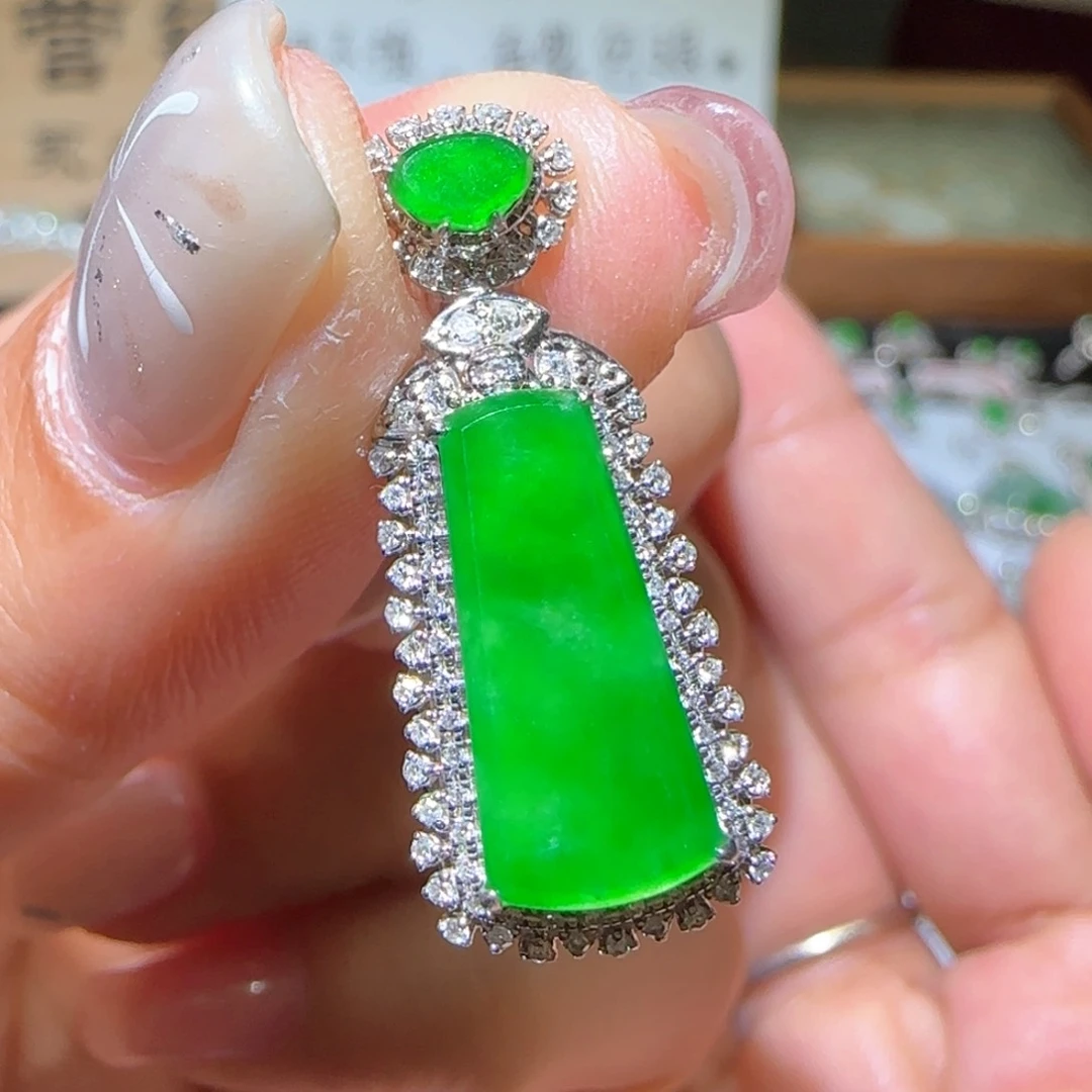 【闪购商品】翡翠颈饰18K金镶嵌缅甸