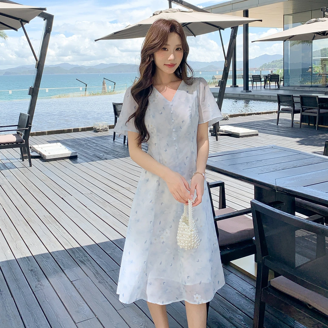 奢姿大码女装2025夏季时尚V领连衣裙胖妹妹气质纽扣装饰碎花裙子