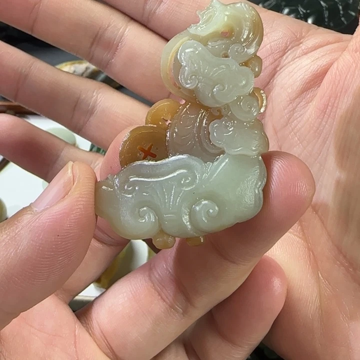 和田玉未镶嵌颈饰定制