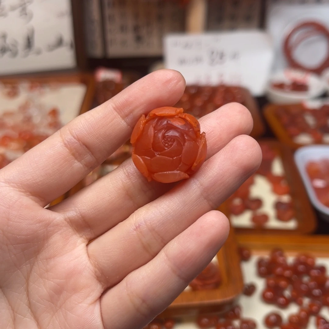 奶***熊南红玛瑙未镶嵌吊坠(不含链)