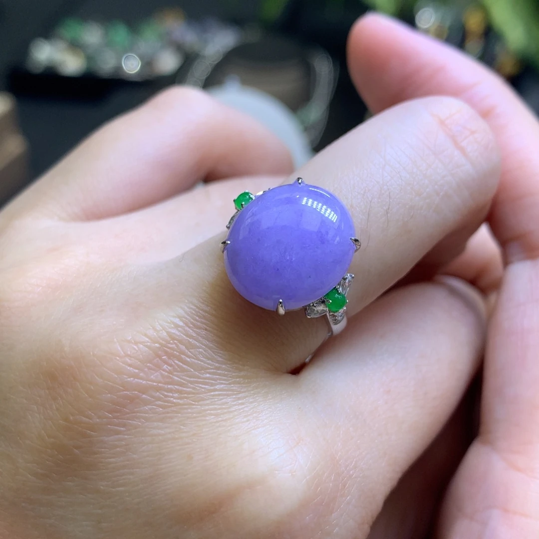 颈饰18K金镶嵌翡翠