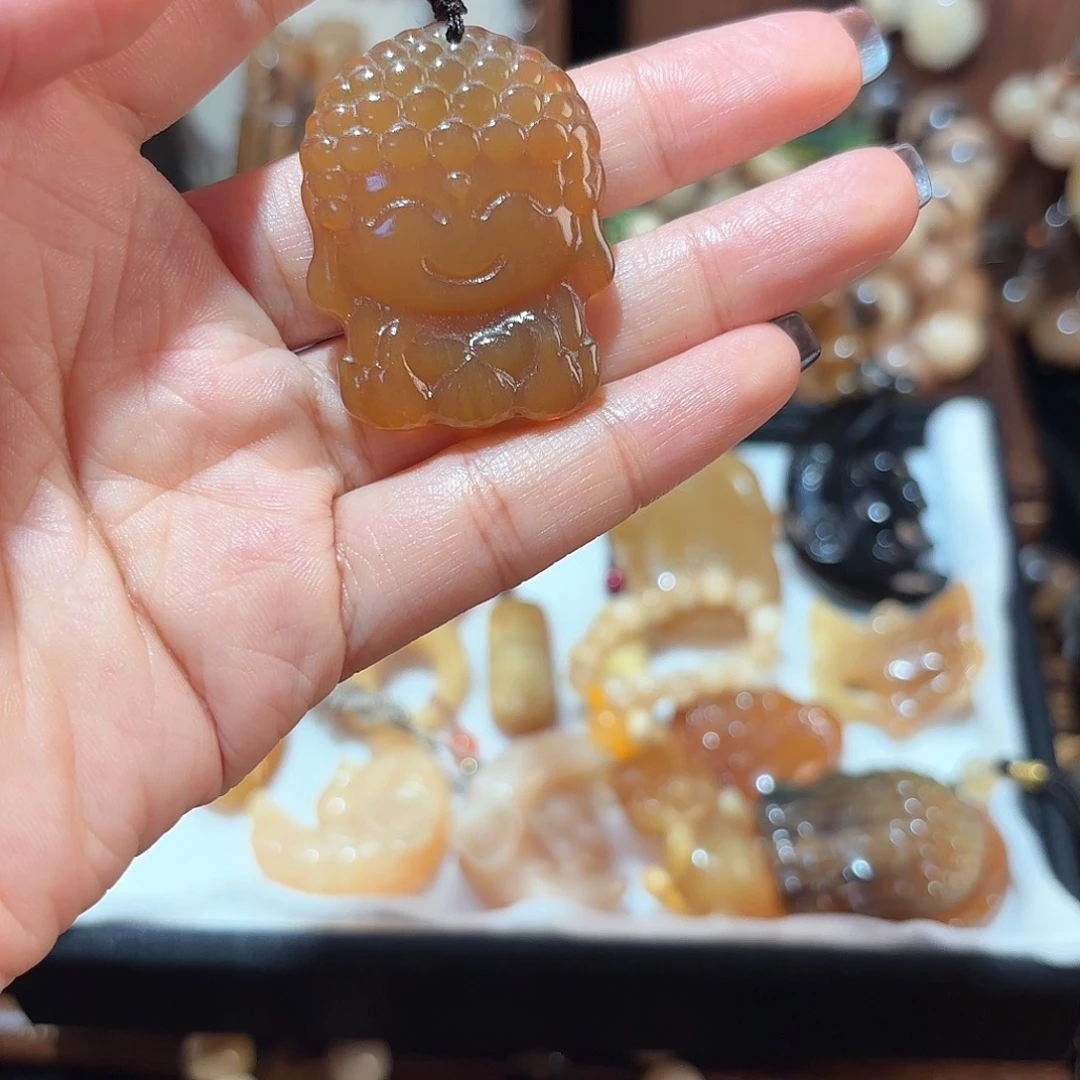 森***叶非金属高贵羊吊坠