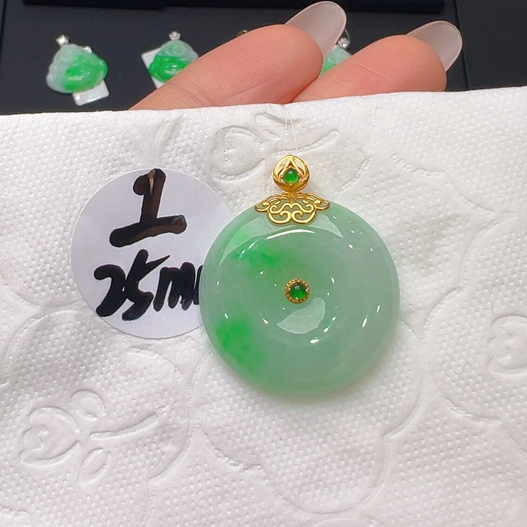 翡翠18K金镶嵌颈饰