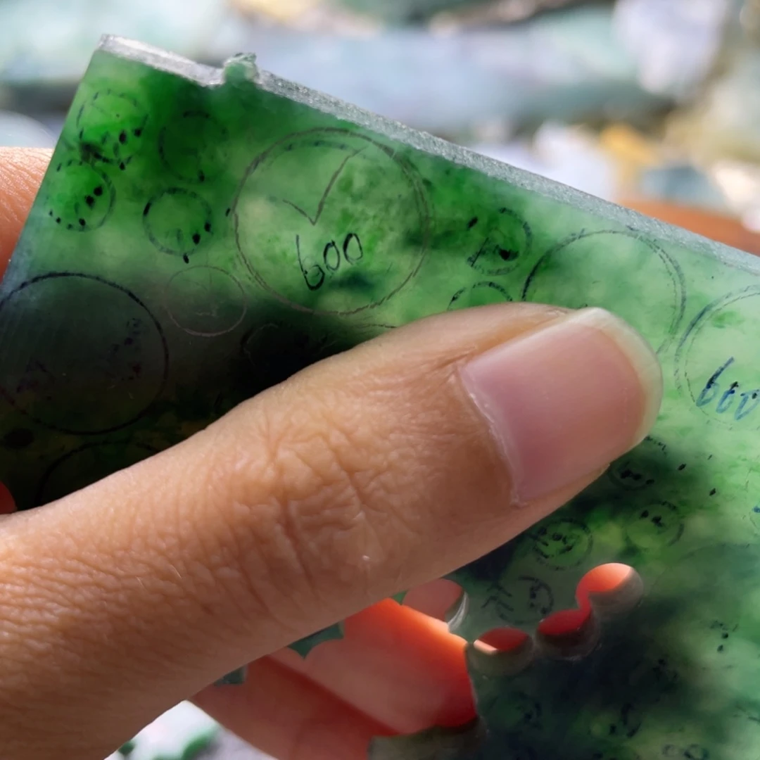 定制翡翠未镶嵌M****敏扣子