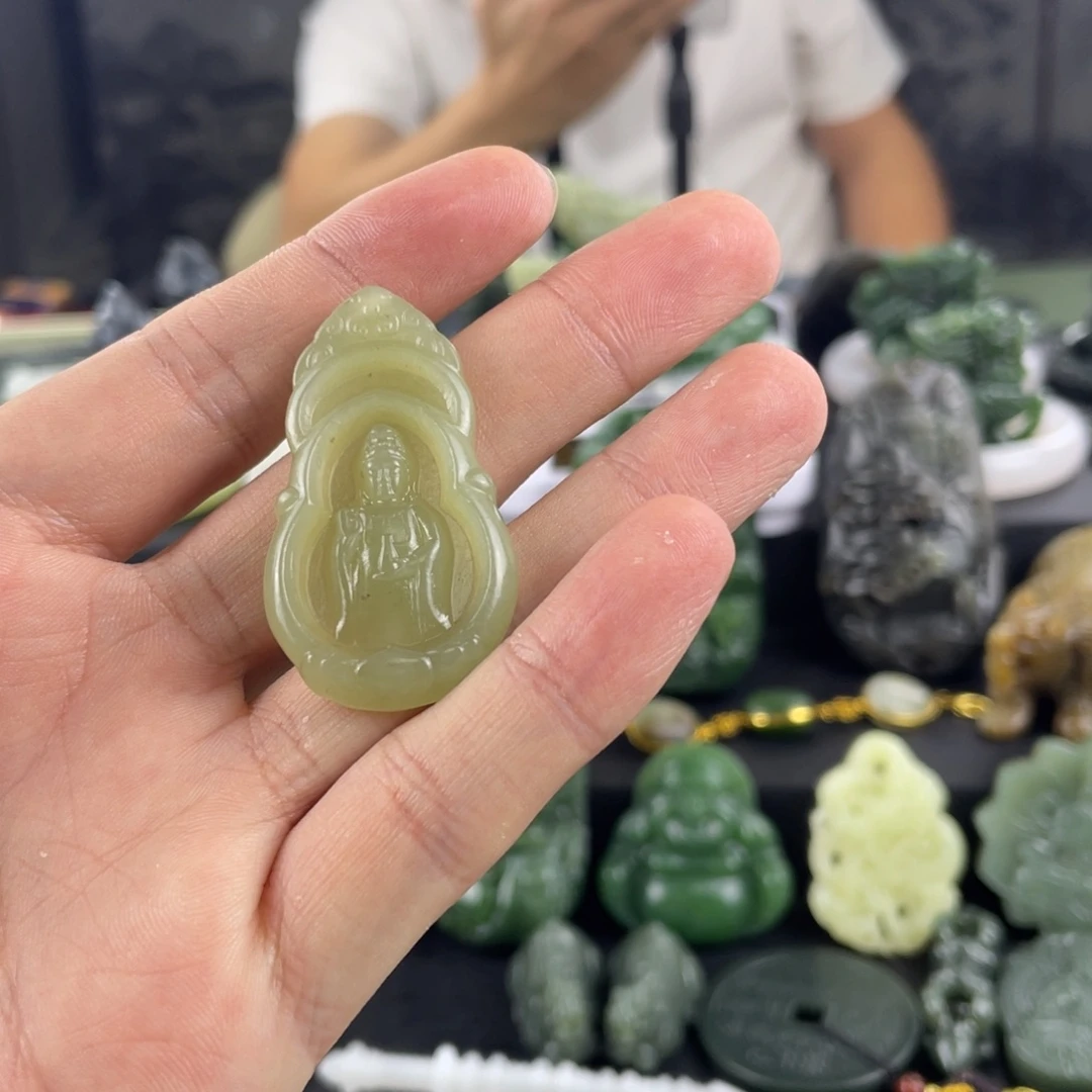 和田玉未镶嵌颈饰