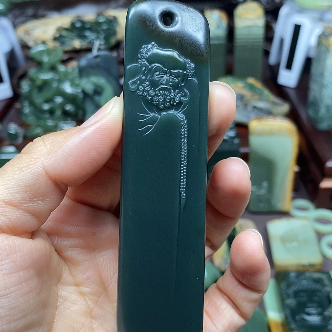 霞***子岫岩河磨玉（透闪石质玉）未镶嵌颈饰