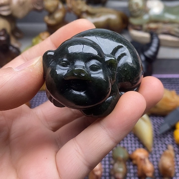 未镶嵌蛇纹石玉颈饰