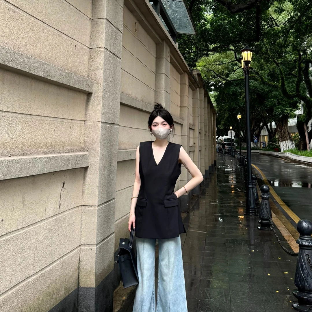 大静推荐【绝美剪裁】新款气质高级感百搭显瘦V领收腰无袖背心女