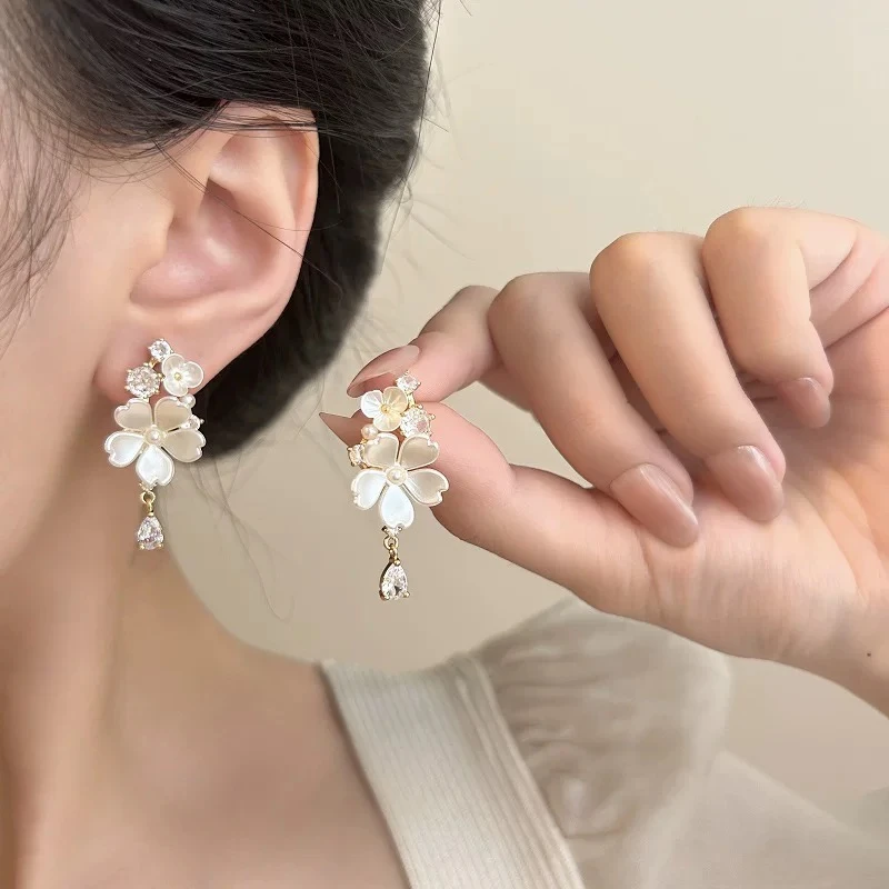 铜合金耳饰 法式花朵流苏耳环女轻奢高级感耳钉气质耳饰耳坠E2454