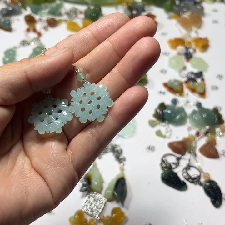 蛇纹石玉合金吊坠