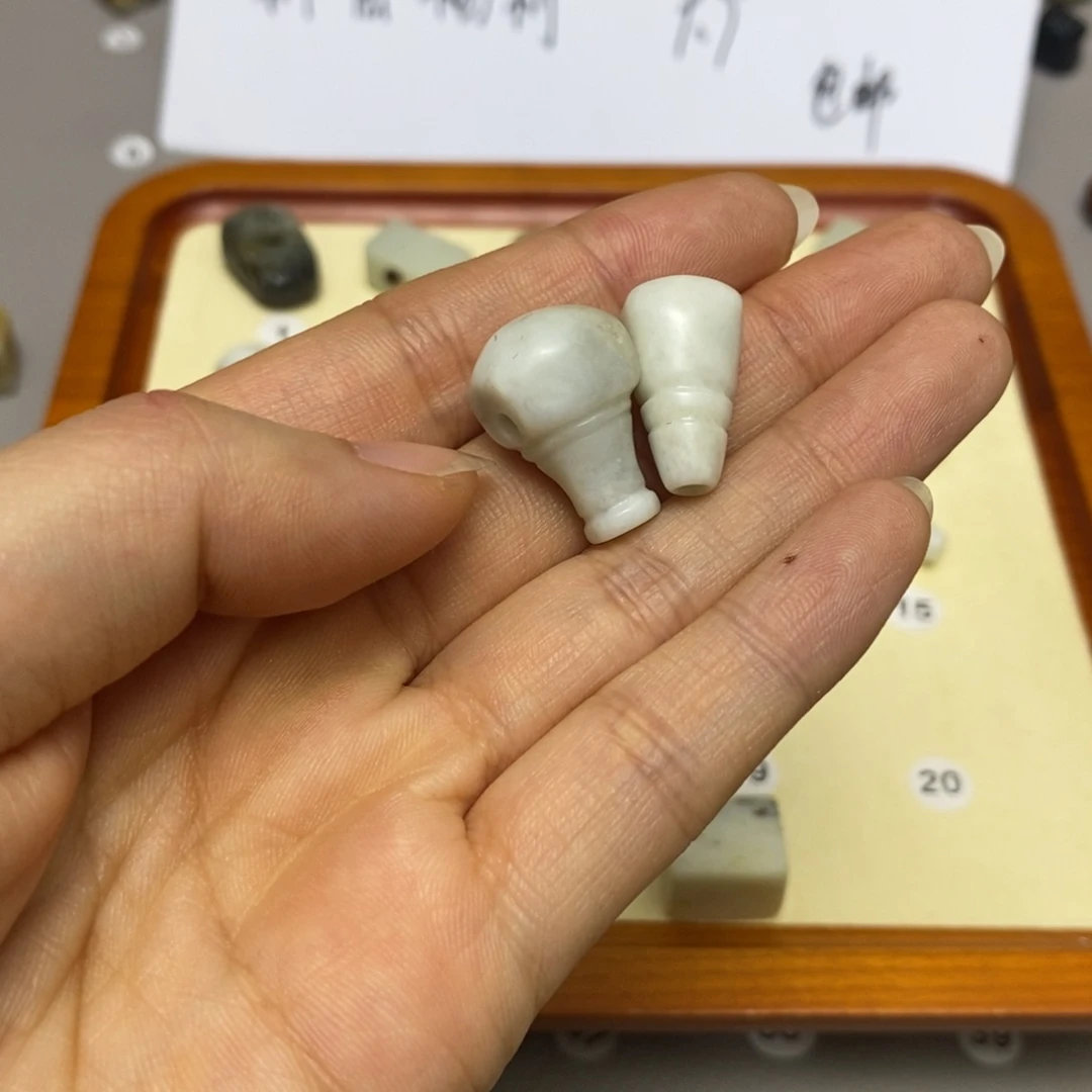 蛇纹石玉配饰合金这****起