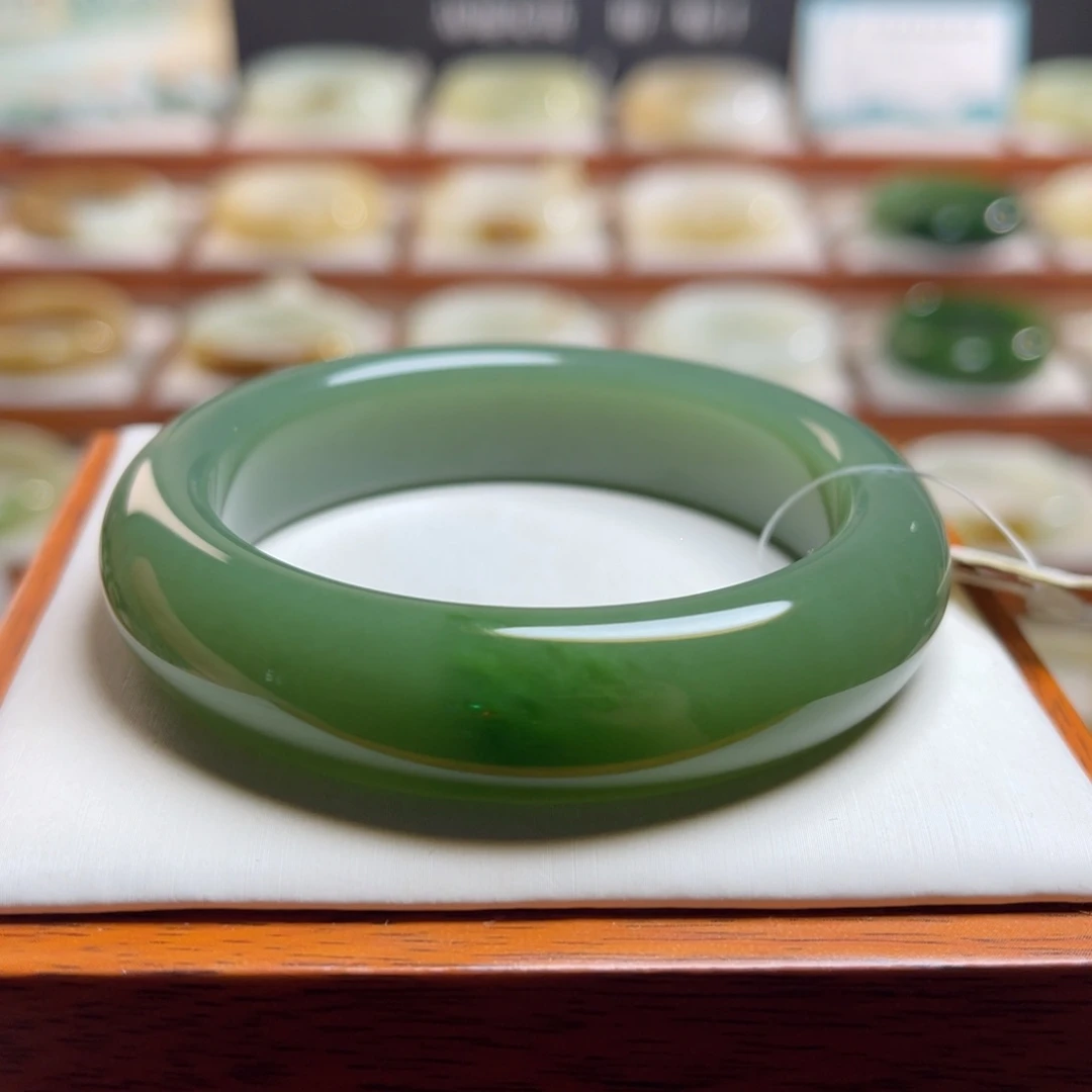 【闪购商品】未镶嵌手镯和田玉