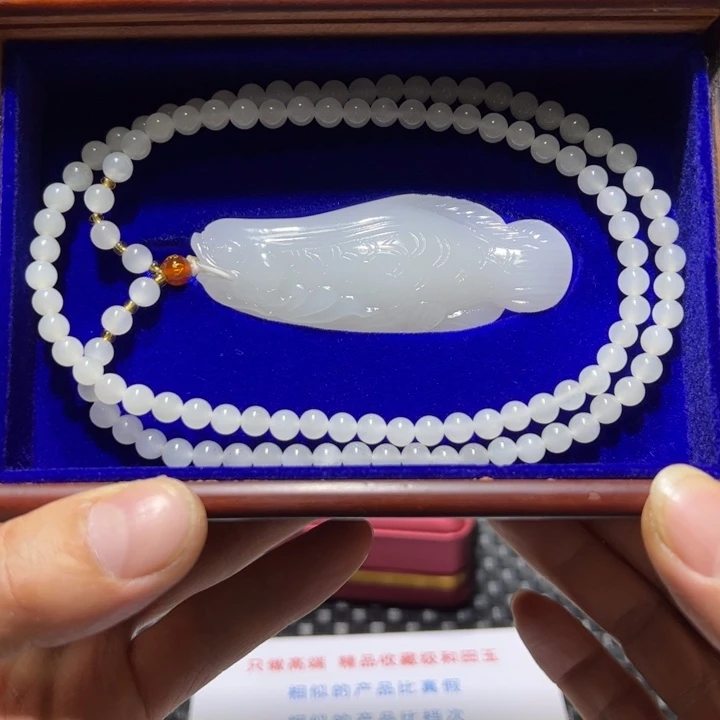 和田玉颈饰未镶嵌不**心