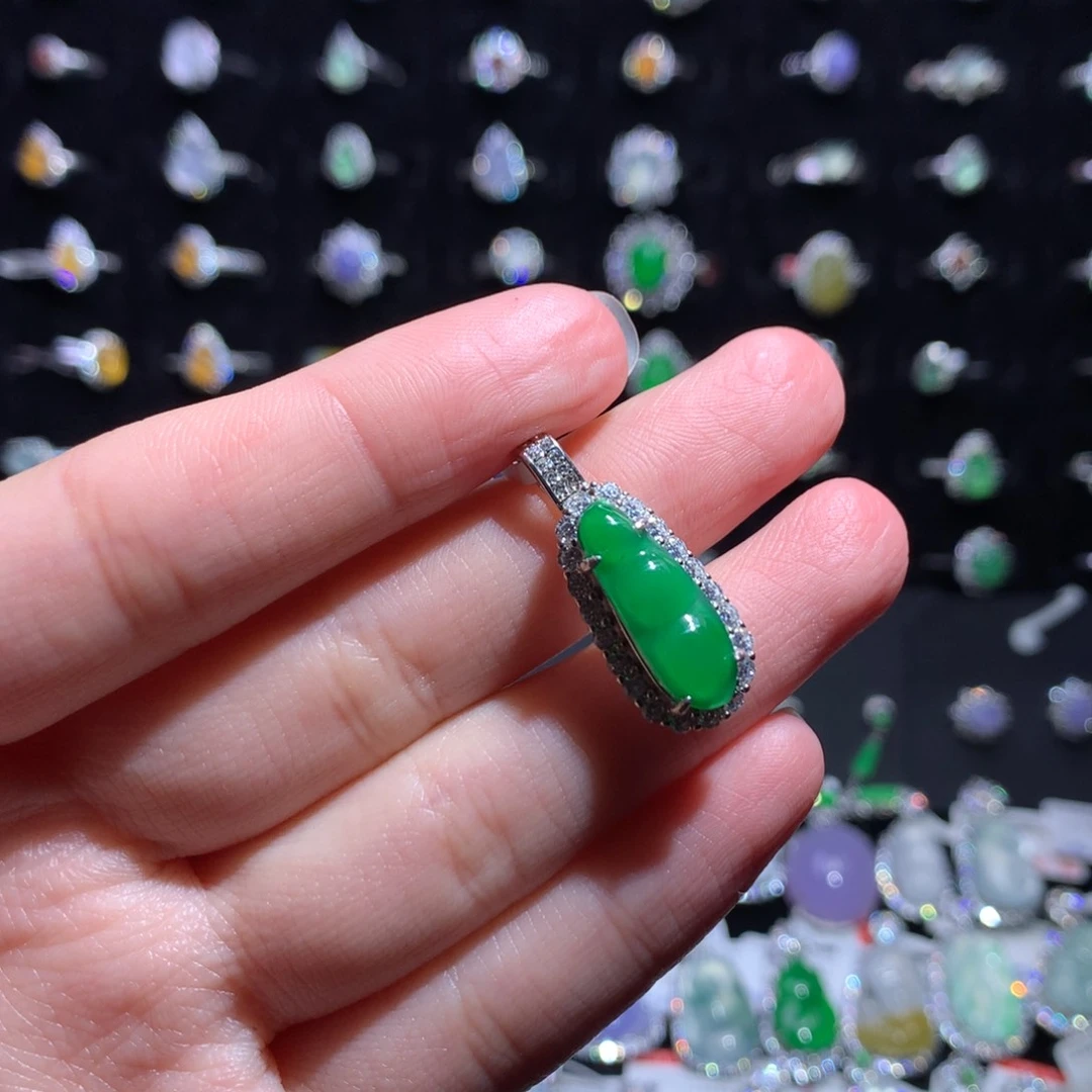 翡翠颈饰银S925镶嵌天然翡翠