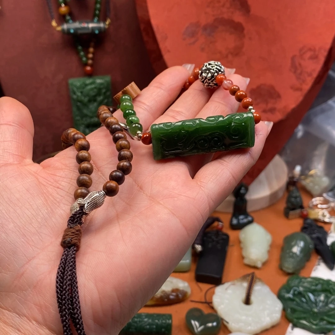 和田玉未镶嵌颈饰