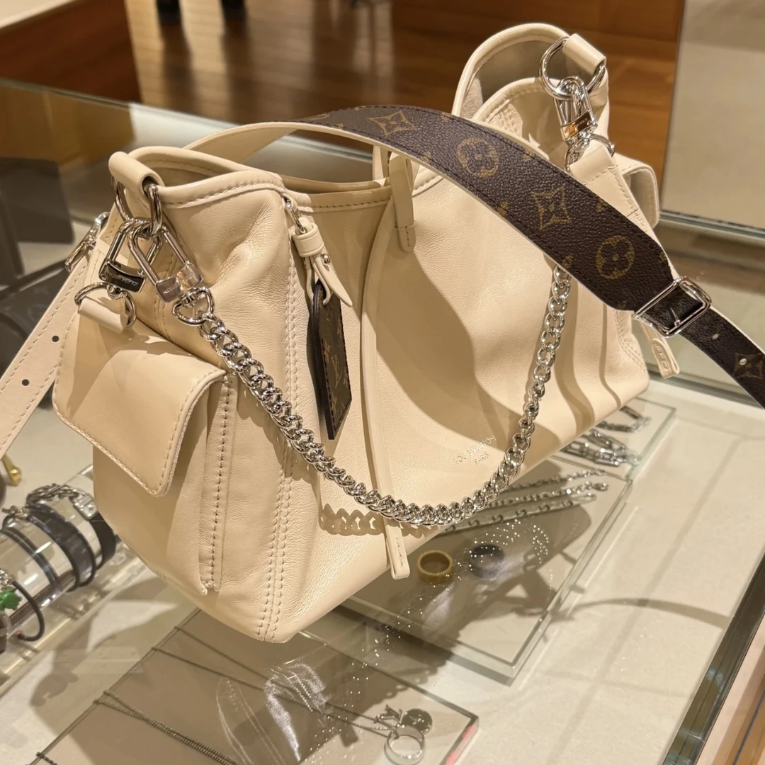 全新未使用 LouisVuitton/路易威登 carryall小号白色 单肩包全套