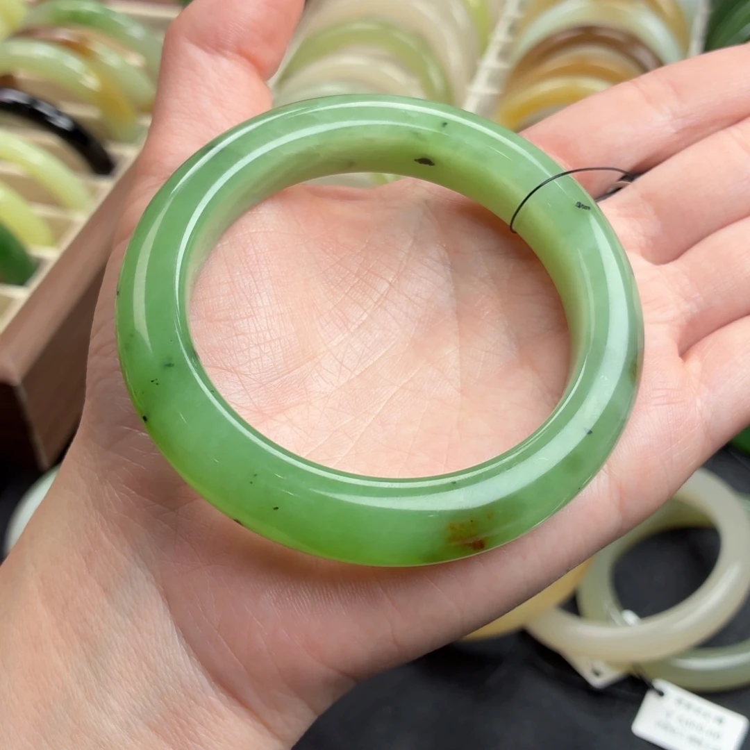 和田玉未镶嵌手镯-冰底嫩果绿猕猴桃101号