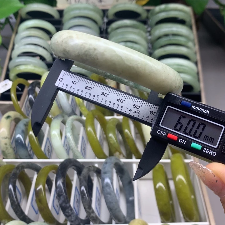 蛇纹石玉未镶嵌手镯13