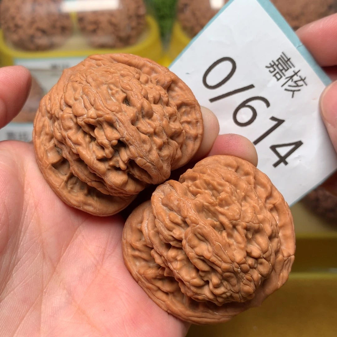 文玩核桃把件毕业粗筋虎头45