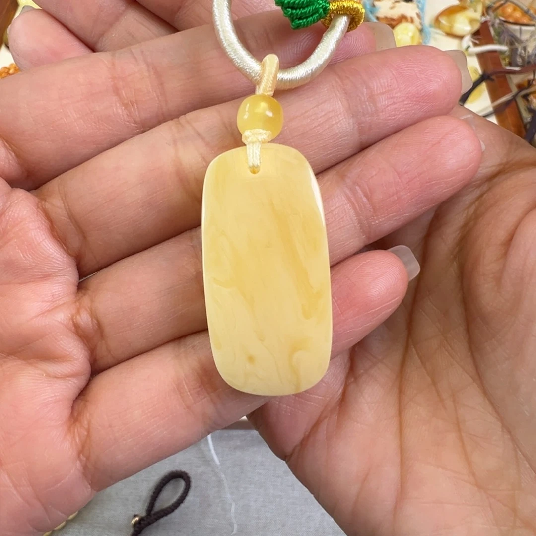 琥珀裸石未镶嵌蜜蜡