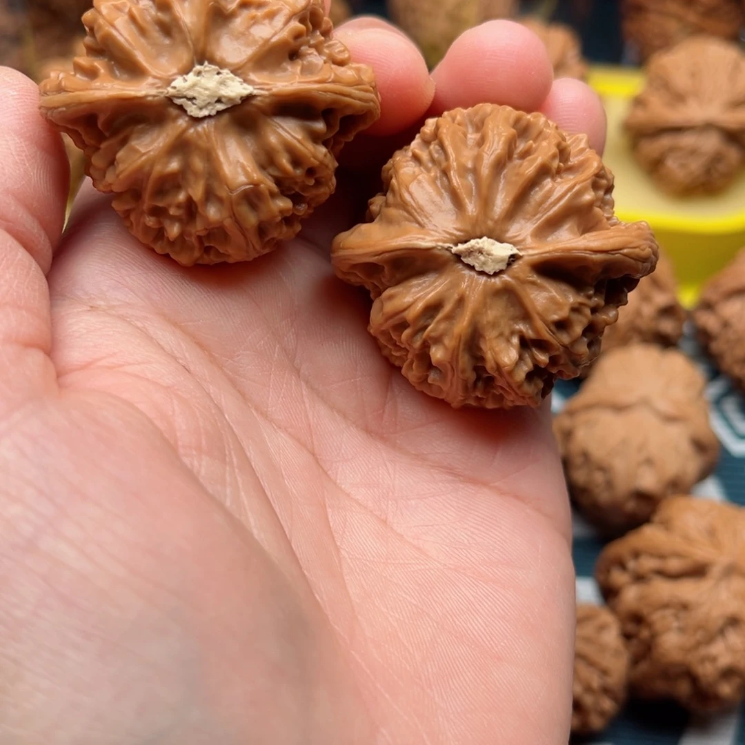 【闪购商品】桃木山**米文玩核桃手把件41宫灯