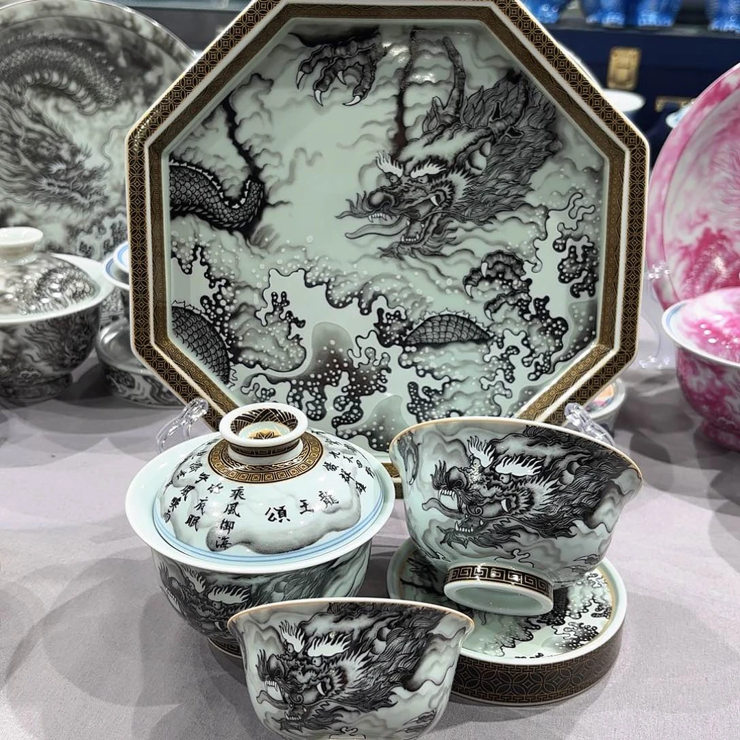 瓷片景德镇瓷器精品陈列