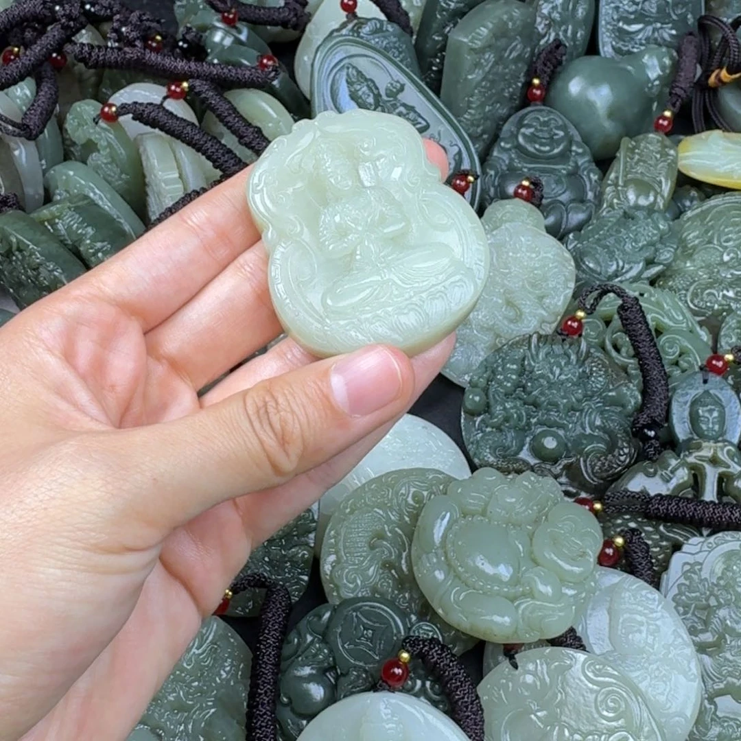 和田玉颈饰未镶嵌