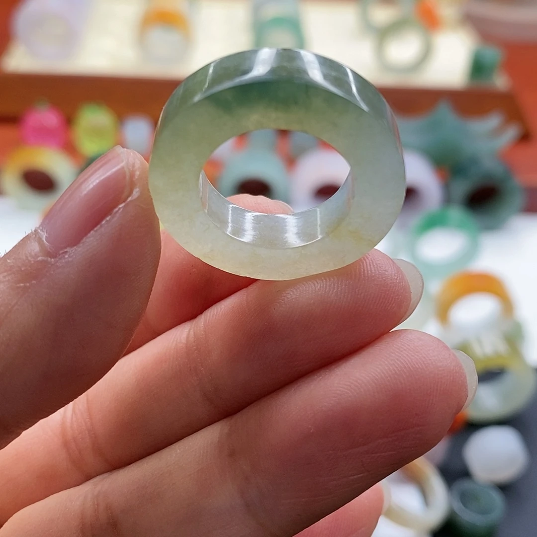 定制翡翠未镶嵌翡翠12-18圈口