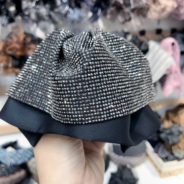 S259黑色闪亮马尾抓夹