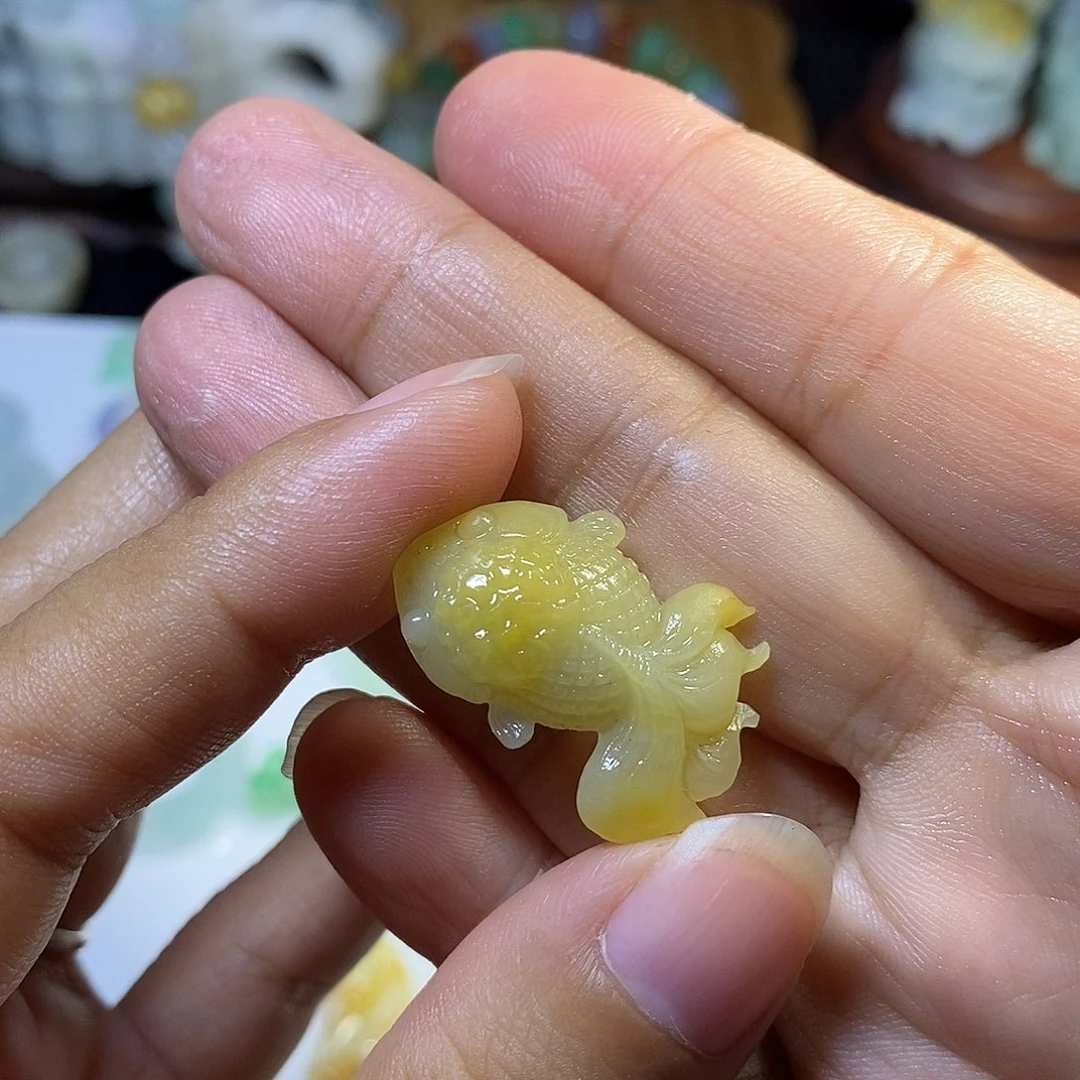 定制翡翠未镶嵌鱼