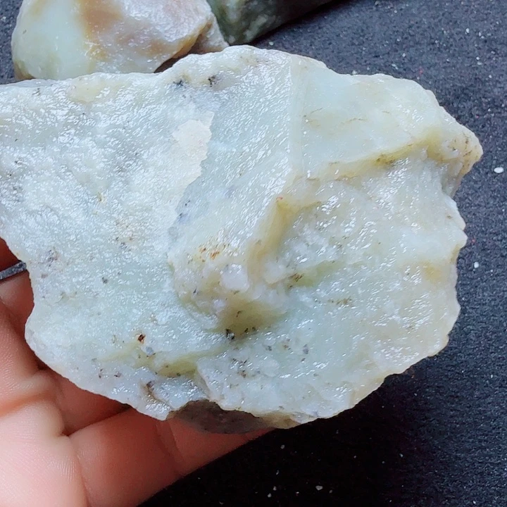 未镶嵌和田玉（糖玉）珠宝半成品