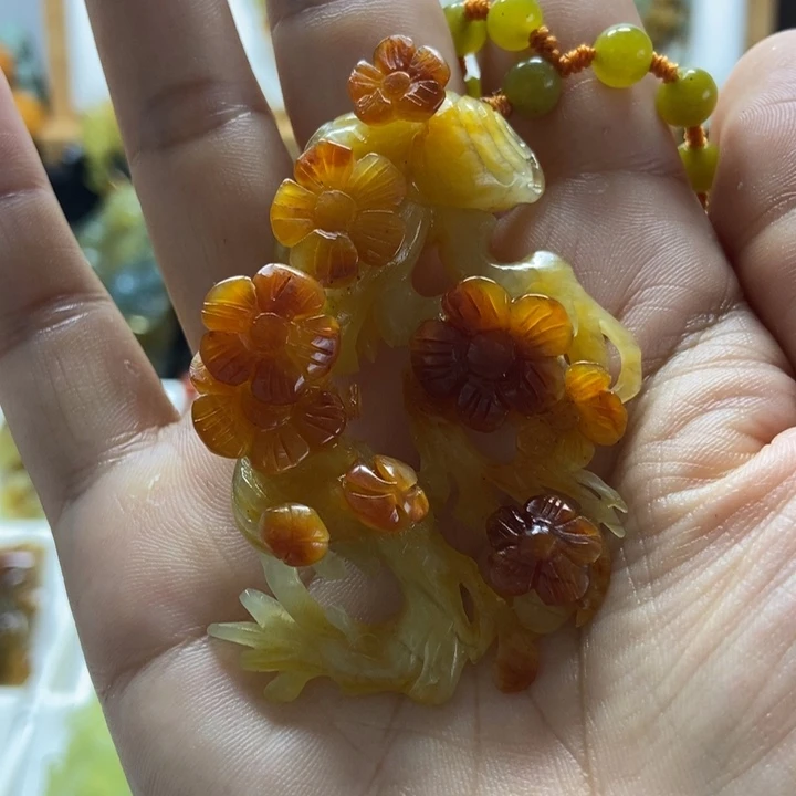 未镶嵌蛇纹石玉颈饰