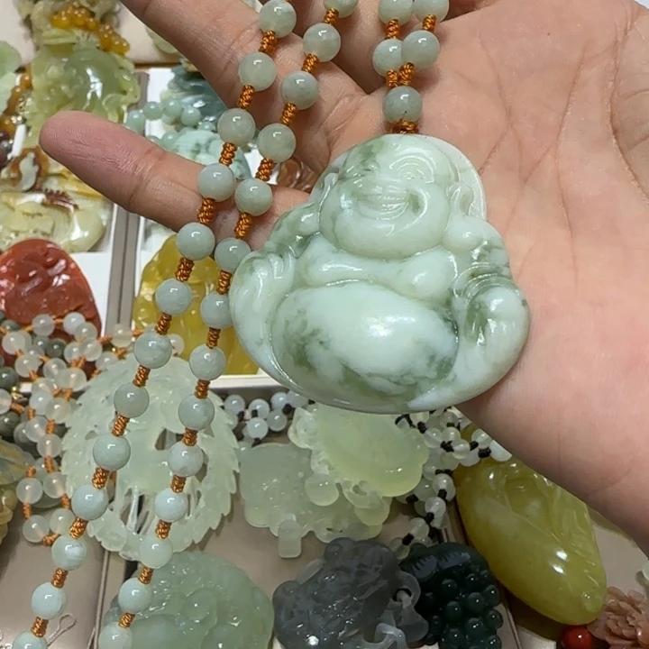 蛇纹石玉吊坠未镶嵌