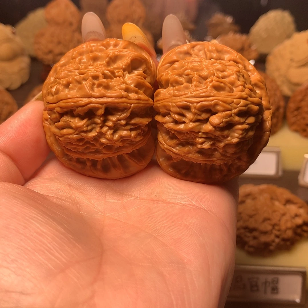 心***气文玩核桃吊坠大白狮子48