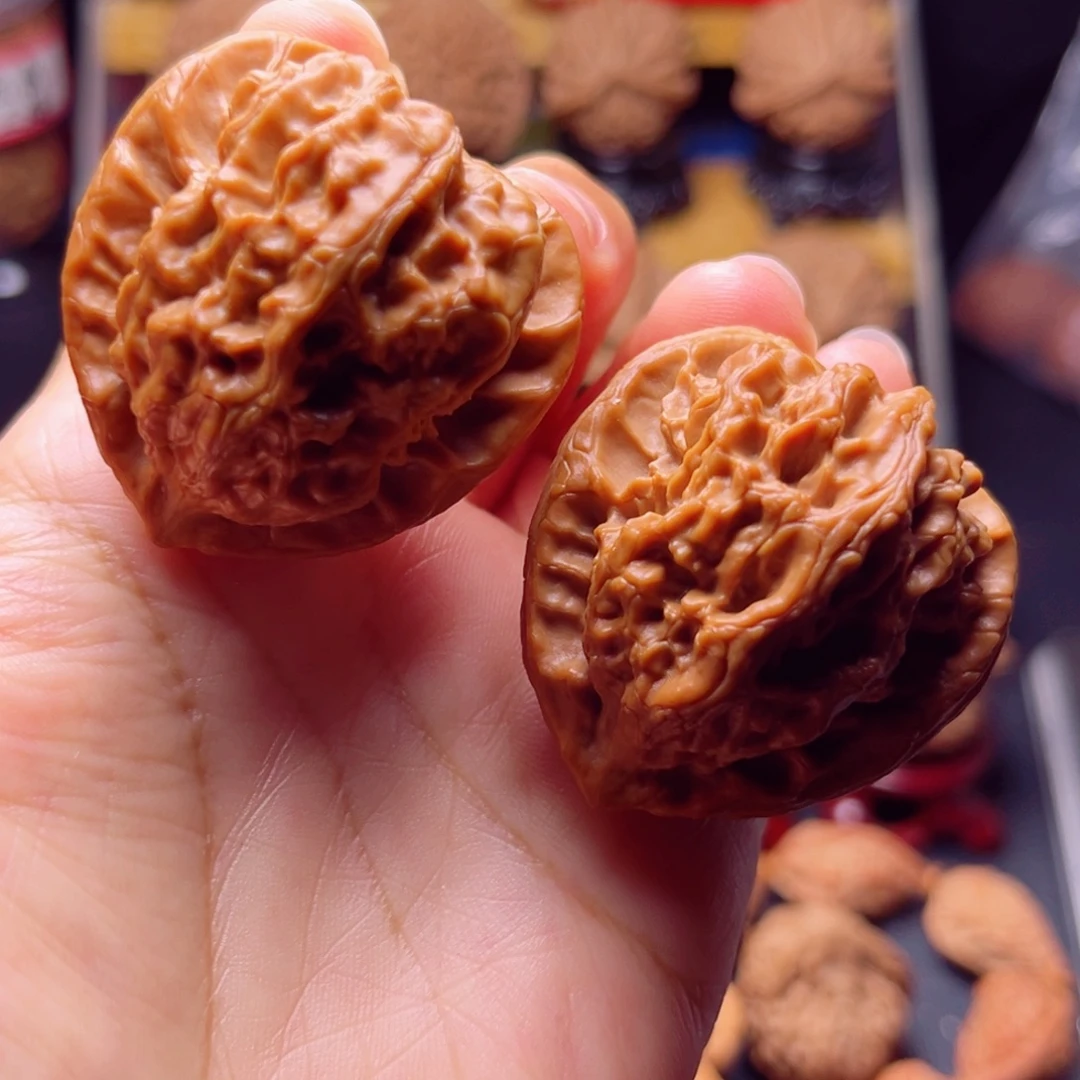 大叶紫檀（黑酸枝木类）三角形大肚梨木台