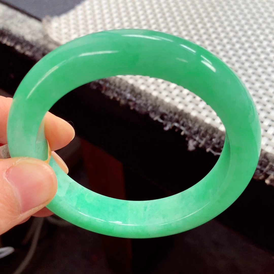 翡翠手镯未镶嵌用****6缅甸