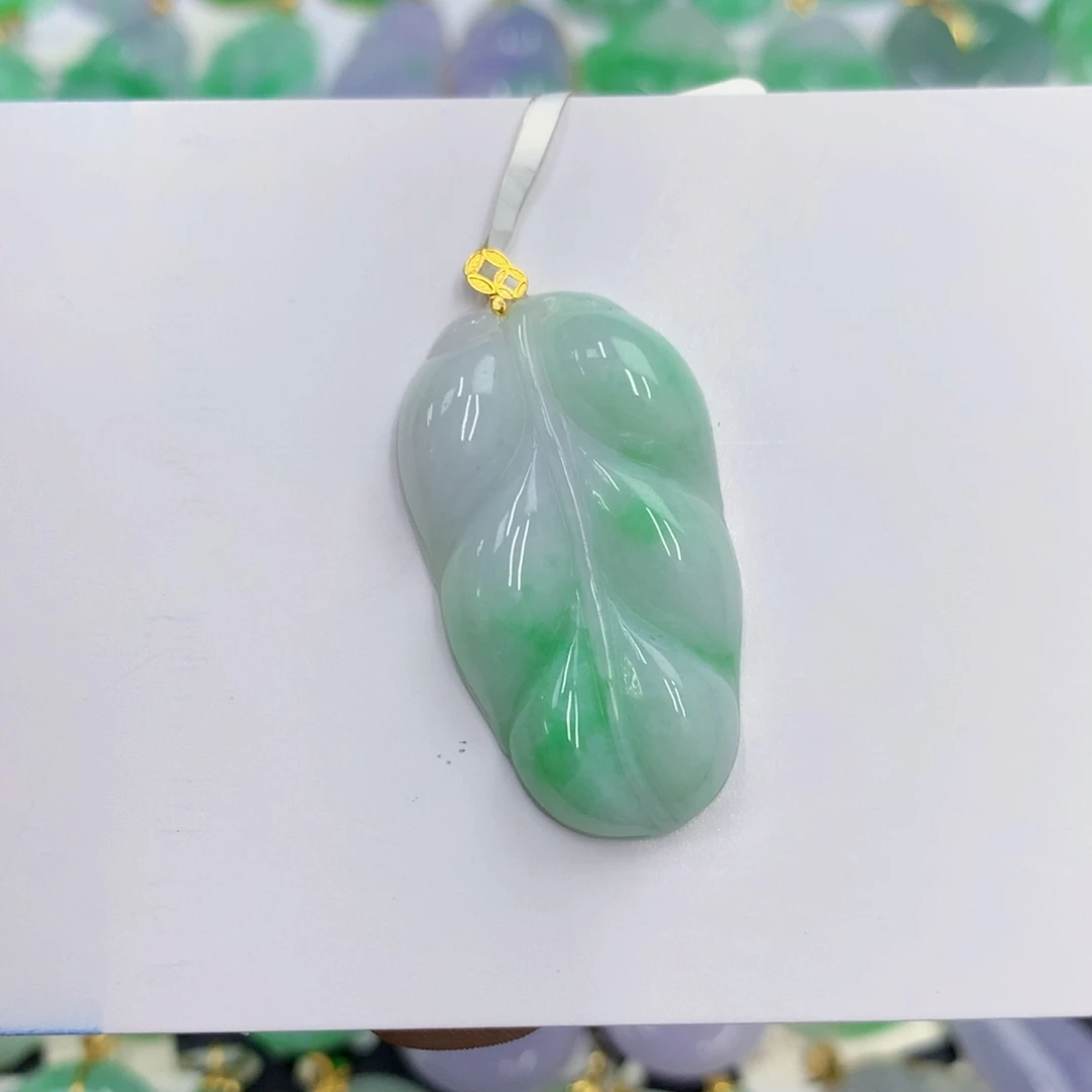 翡翠18K金镶嵌颈饰翡翠