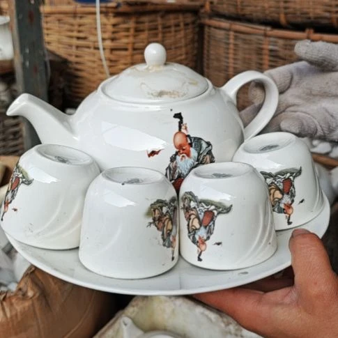 库存微瑕多孔茶壶一套容量1000毫升