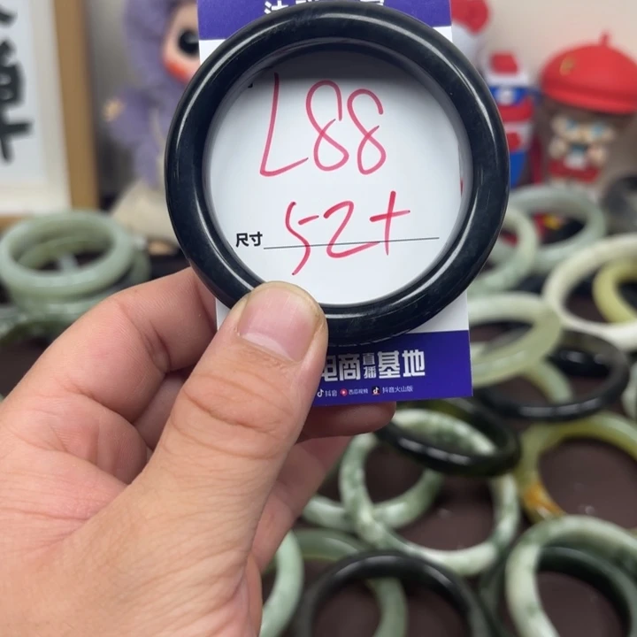 未镶嵌蛇纹石玉手镯88