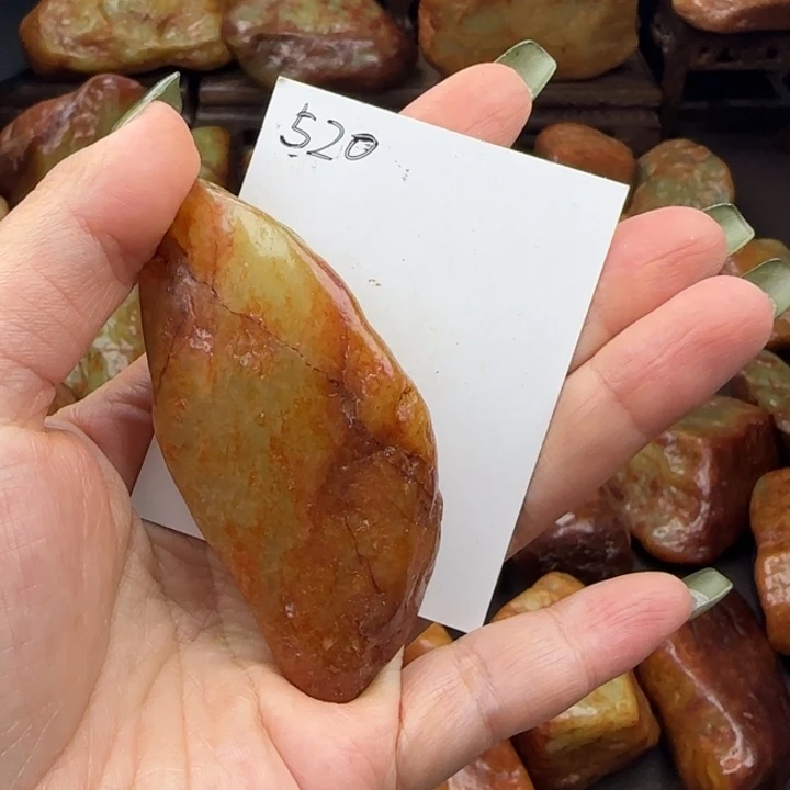 透闪石质玉未镶嵌珠宝奇石